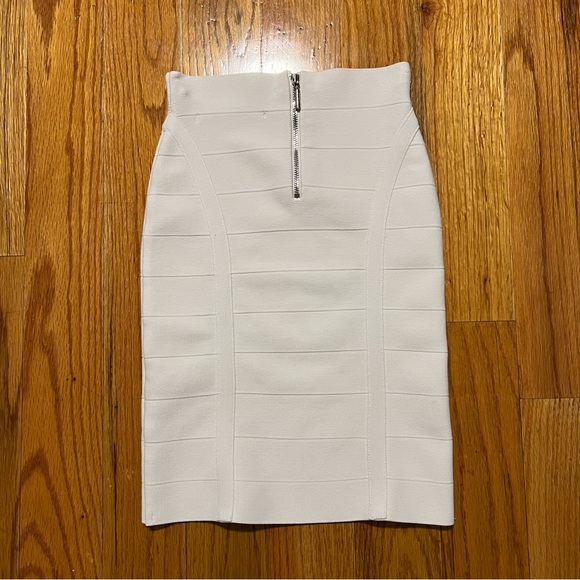 Guess Mirage White Bandage Skirt Size XS - Picture 3 of 3